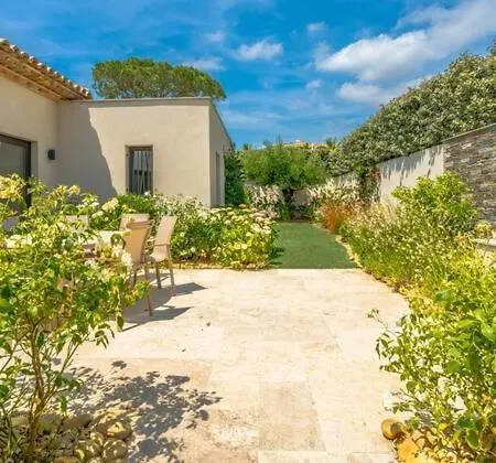 Villa Aragon, Center And Beaches