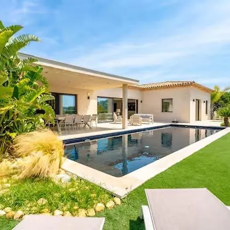 Villa Aragon, Center And Beaches