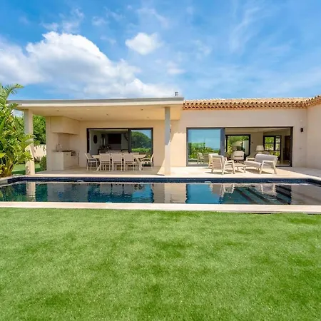 Villa Aragon, Center And Beaches